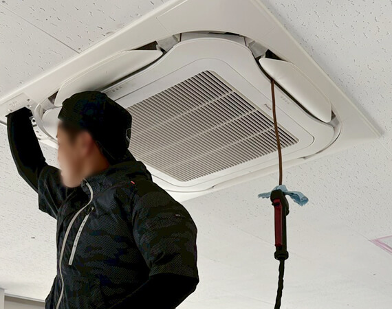 神奈川県横浜市磯子区 ダイキン 天カセ 業務用エアコン 室内機 工事写真