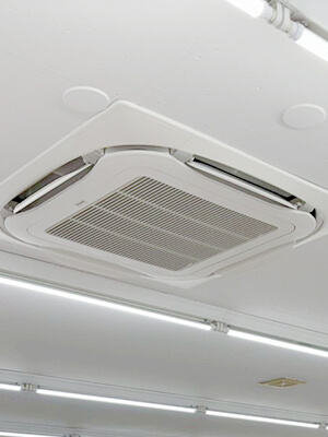 神奈川県厚木市 ダイキン 天カセ 業務用エアコン 室内機 工事写真