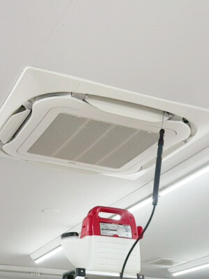 神奈川県厚木市 ダイキン 天カセ 業務用エアコン 室内機 工事写真2