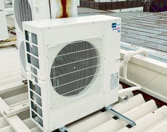 大阪府大阪市平野区 ダイキン 天カセ 業務用エアコン 室外機 工事写真