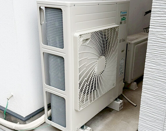東京都江東区 ダイキン 壁掛け 業務用エアコン 室外機 工事写真