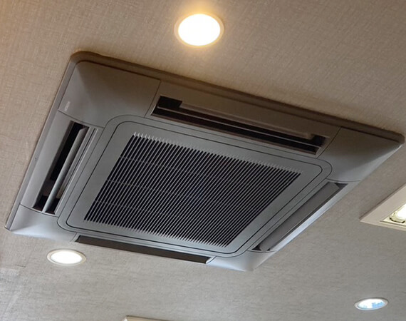 奈良県 橿原市 日立 天カセ4方向 業務用エアコン 室内機 工事写真