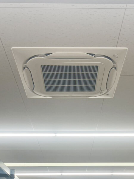 石川県金沢市 ダイキン 天カセ 業務用エアコン 室内機 工事写真