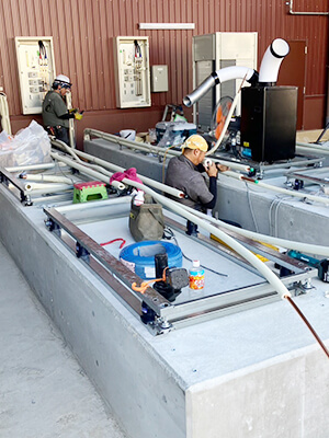 大阪府 大規模店舗 室外機設置工事 防振架台の設置